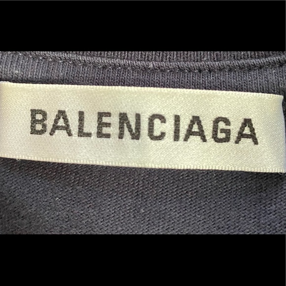 Balenciaga Black and Gold Logo T-Shirt - Picture 11 of 12